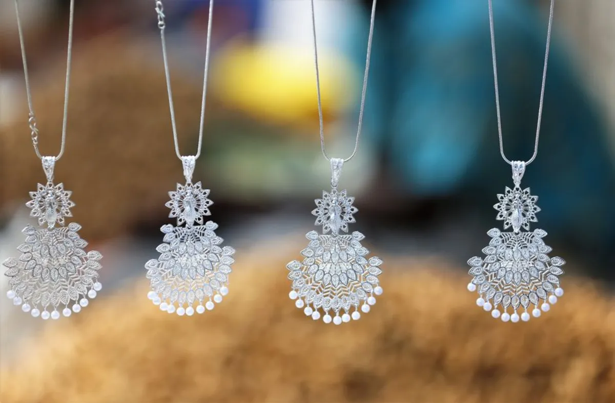 necklace jewelry