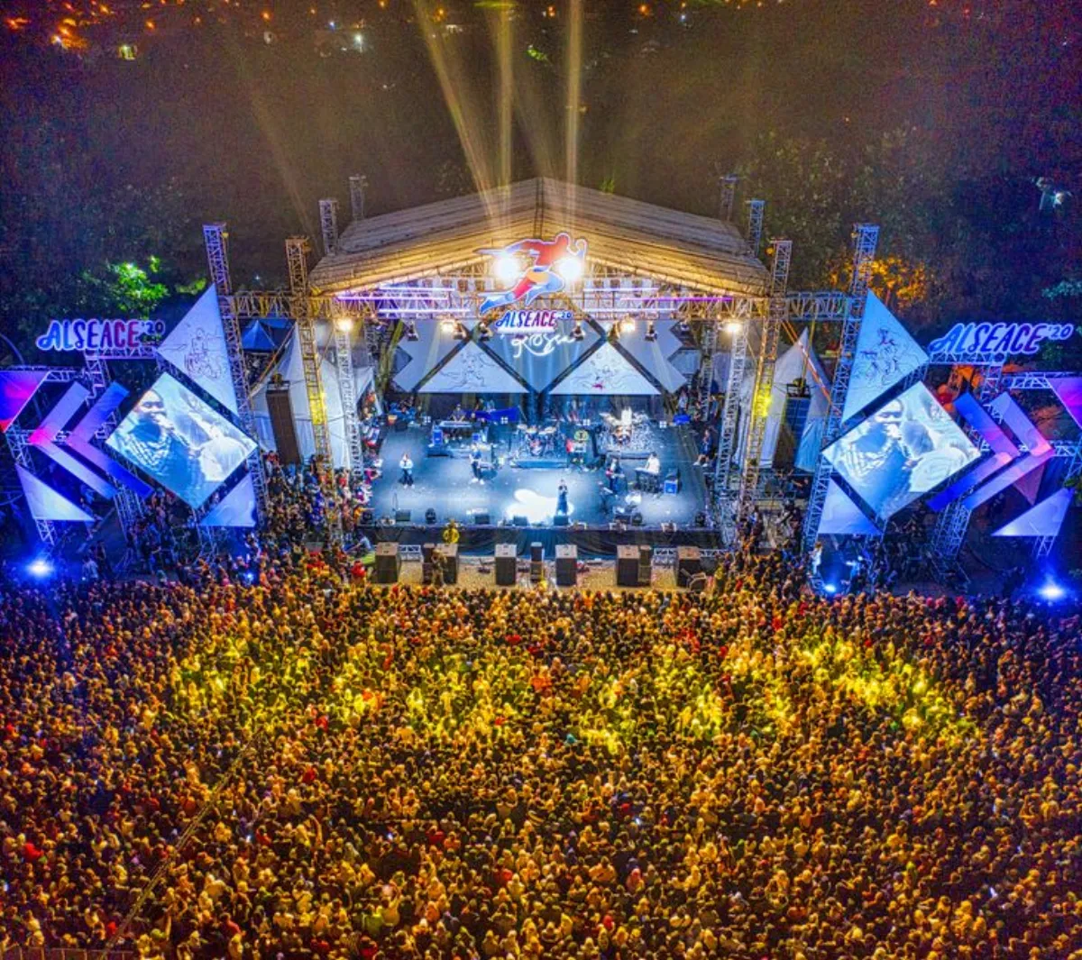 kpop stage